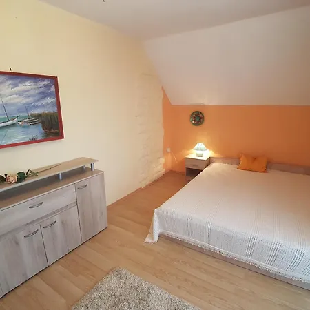 No 54 House Eva Holiday home Vonyarcvashegy