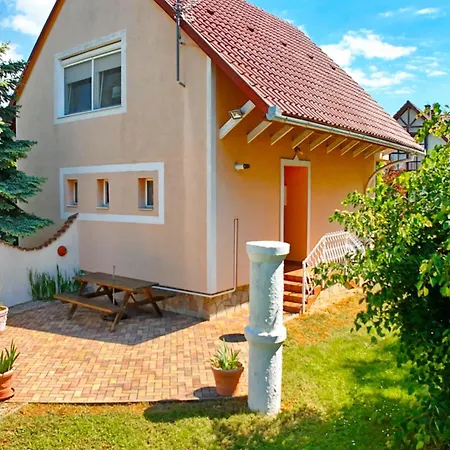 No 54 House Eva Holiday home Vonyarcvashegy